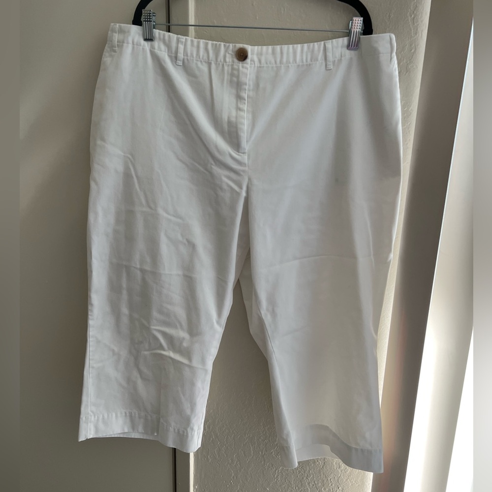 Land’s End women’s white shorts, size: 22WP (women’s petite). Gently used.
